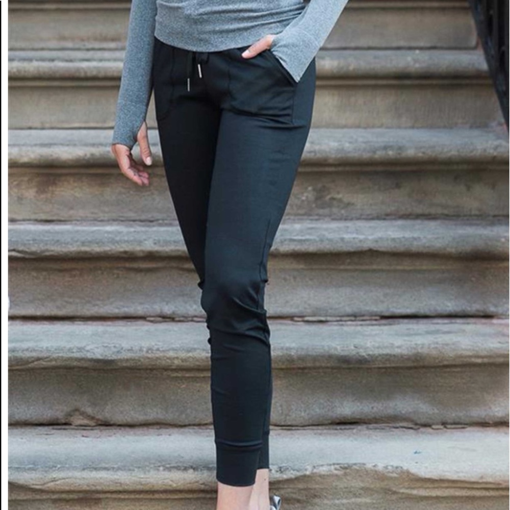 Zyia Black Unwind Joggers